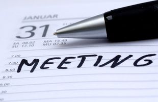 Cómo agregar una reunión a un calendario de Outlook sin un comentario