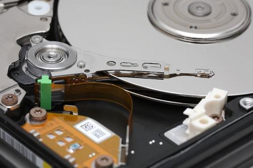 ¿Cuáles son las partes de una unidad de disco duro?