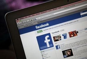 Cómo saber si el tamaño del pulgar de uñas en una foto de Facebook es falso