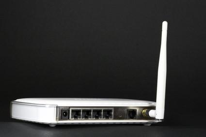 ¿Por qué necesito un router y un adaptador para redes inalámbricas?