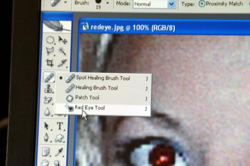 Cómo reducir los ojos rojos El uso de Photoshop