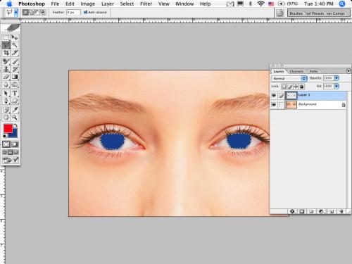 Cómo probar diferentes colores de lentes de contacto en Photoshop