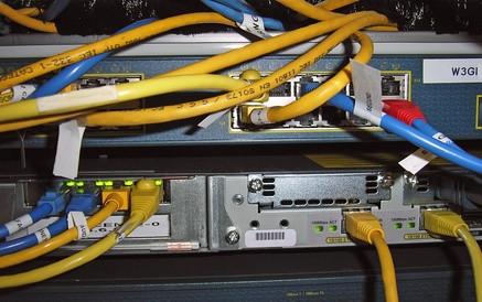Cómo copiar el IOS a un flash en un router Cisco 1841