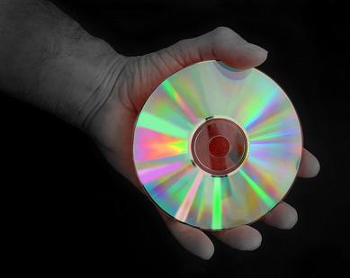 Cómo copiar archivos de software de Internet en un CD