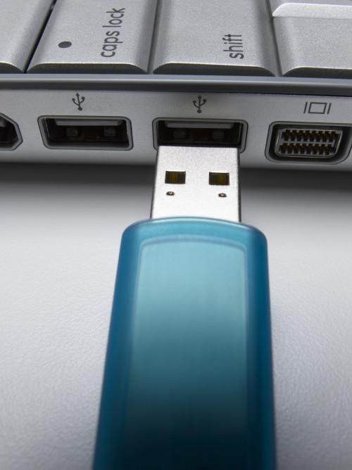 Cómo instalar Microsoft Windows Vista o Windows 7 El uso de un 2.0 USB Flash Drive