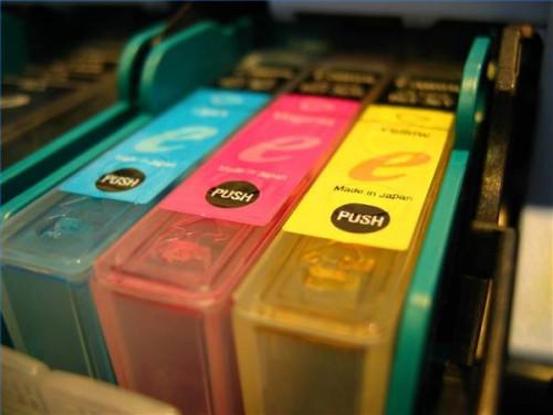 Cómo rellenar un cartucho de inyección de tinta en color
