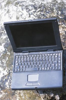 Cuáles son los peligros de dejar caer un ordenador portátil?