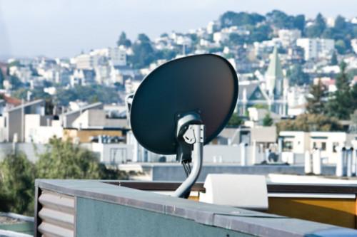 Cómo mejorar la latencia de Internet de señal de los satélites
