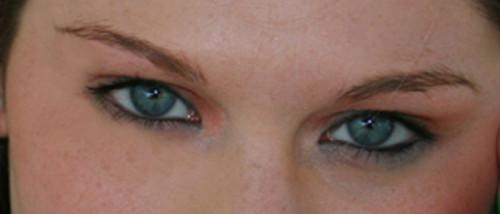 Cómo hacer que los ojos azules verde en Photoshop
