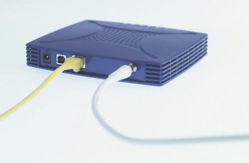 Cómo obtener Wi-Fi en casa con un router y una caja de cable Comcast Uno