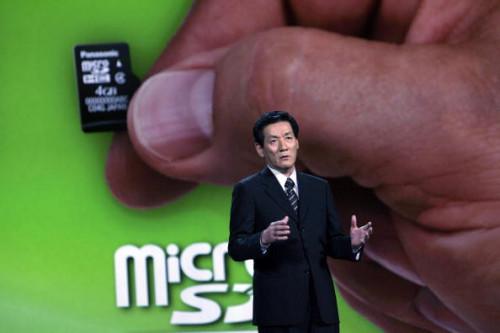 Instrucciones de Uso de la tarjeta microSD con un adaptador de SanDisk